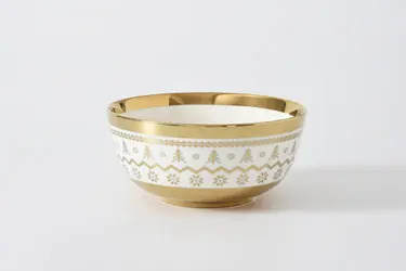 Hassle-Free Returns For the Holidays Tree Medium Bowl